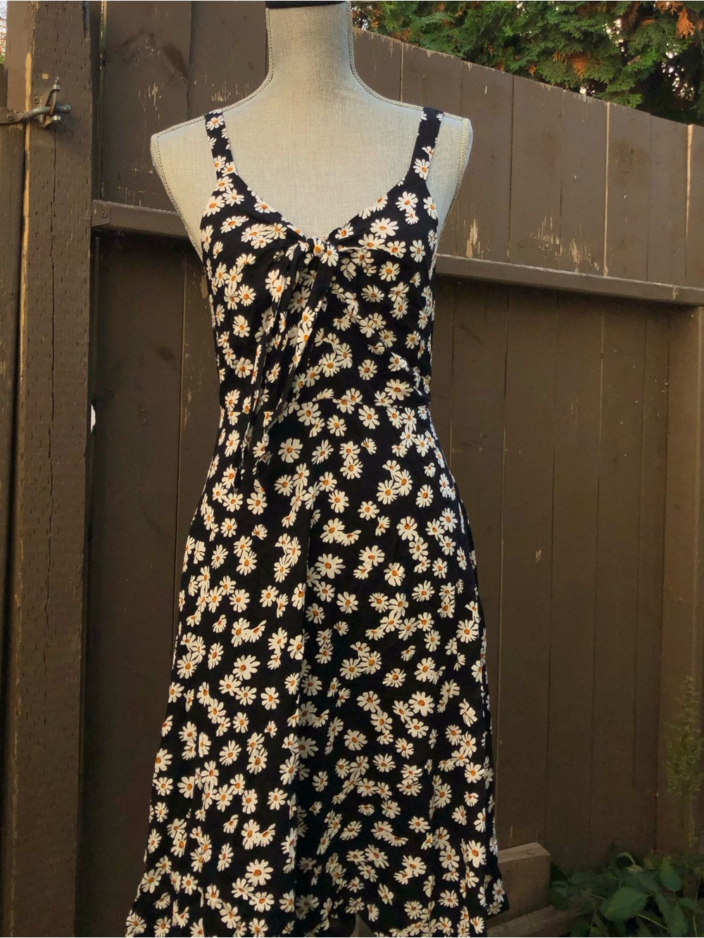 Boho Whimsical Cupshe Black Daisy Print Midi Knee Length Dress Tie Front Witchy